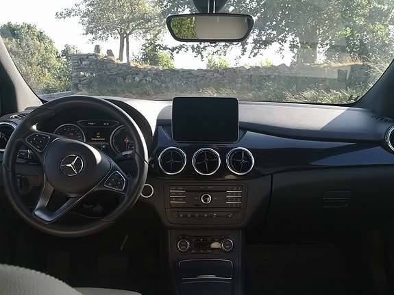 Mercedes-Benz B250 e 11 of 13