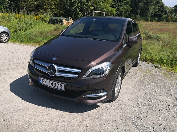 Mercedes-Benz B250 e 3 of 13