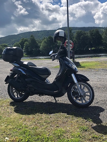 Piaggio Beverly 250 2 of 5