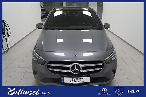 Mercedes-Benz B180 5 of 5