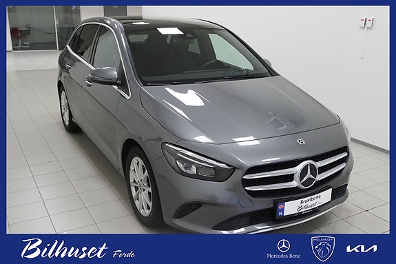 Mercedes-Benz B180 4 of 5