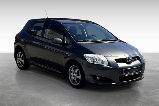 Toyota Auris 3 of 5