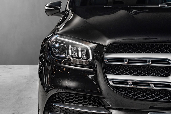 Mercedes-Benz GLS400 d 2 of 30