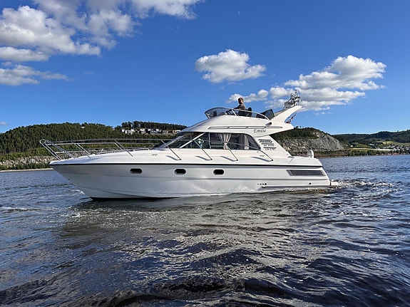 Viksund 360 St Cruz Fly 2x Volvo Penta D4 260 - 35 knop. Ligger i Steinskjer. Sk 3 of 5