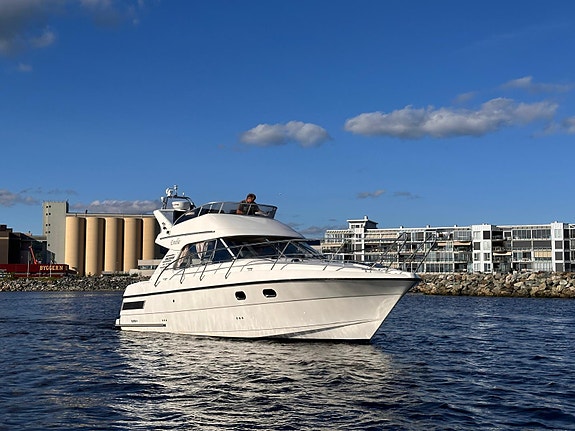 Viksund 360 St Cruz Fly 2x Volvo Penta D4 260 - 35 knop. Ligger i Steinskjer. Sk 2 of 5