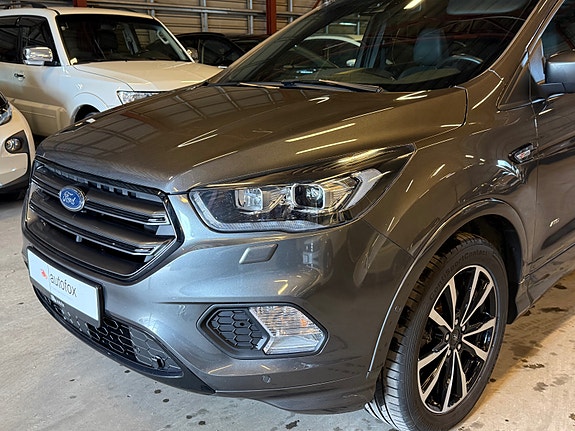 Ford Kuga 2 of 5
