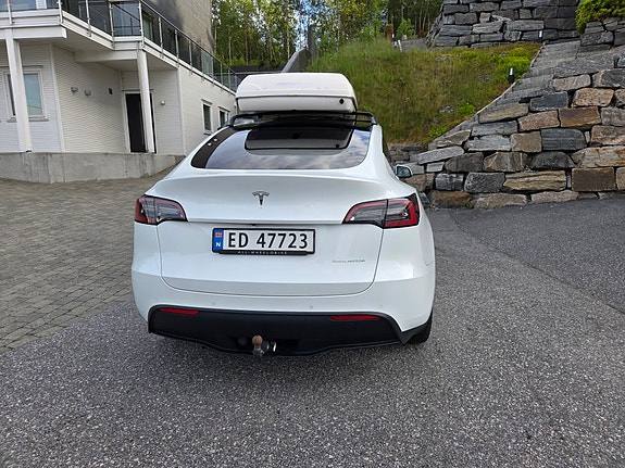 Tesla Model Y 11 of 21