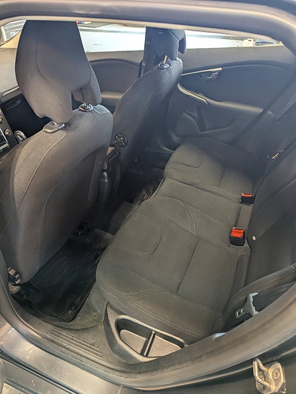 Volvo V40 15 of 16