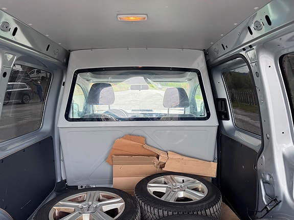 Volkswagen Caddy 10 of 19
