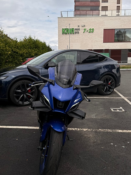 Yamaha R7 5 of 5