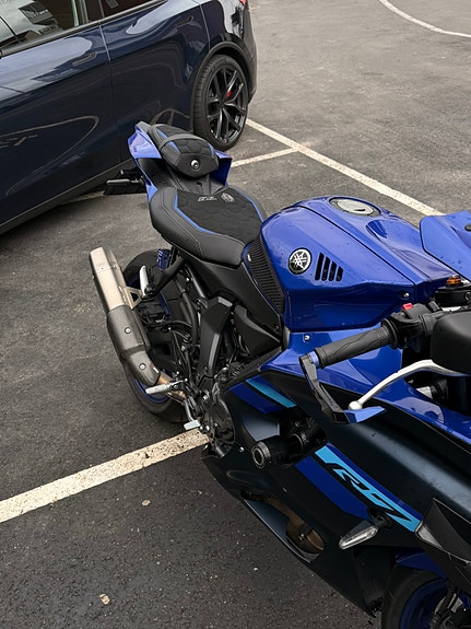 Yamaha R7 3 of 5