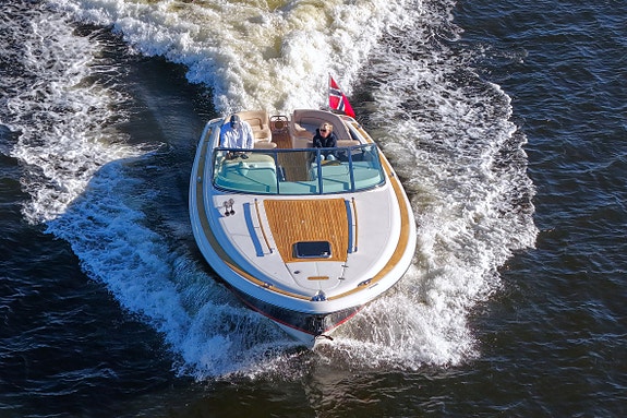 HØSTPRIS! Chris-Craft Corsair 36 Heritage Edition – NYERE DIESEL MOTORER 8 of 30