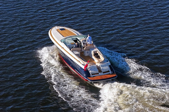 Chris-Craft Corsair 36 Heritage Edition – KRAFTIG OPPGRADERT inkl. nyere VP D6 4 of 5