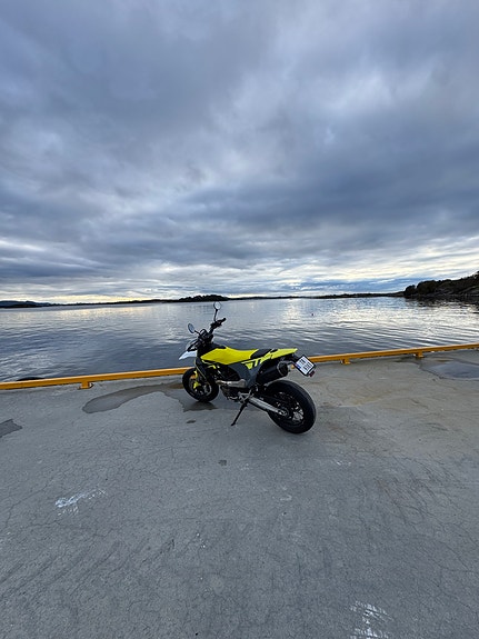 Husqvarna 701 Supermoto 2 of 5