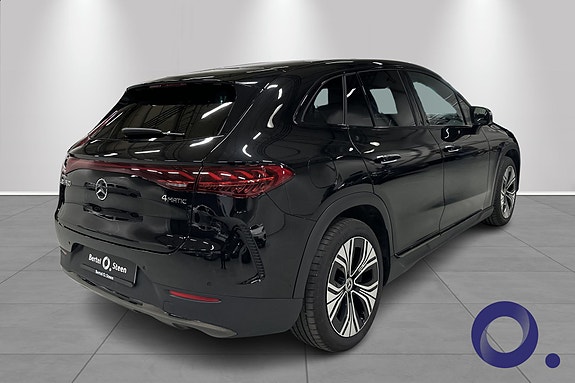 Mercedes-Benz EQE SUV 4 of 5