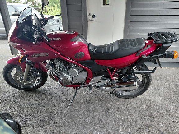 Yamaha XJ 600 Diversion 2 of 5