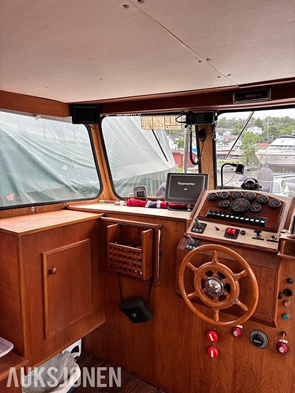 1980 Ombygd Fjord 30 fot med Volvo Penta TD50 5 of 5