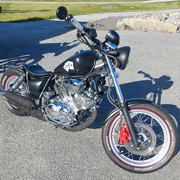 Yamaha XV 1100 Virago Bobber 2 of 5
