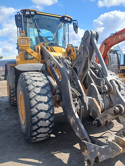 Volvo L90 H 3 of 5