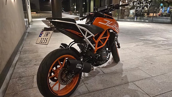 KTM 390 Duke 5 of 9