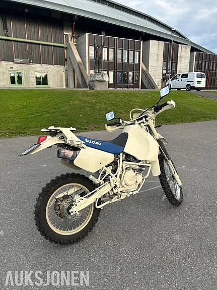 Suzuki DR 350 4 of 5