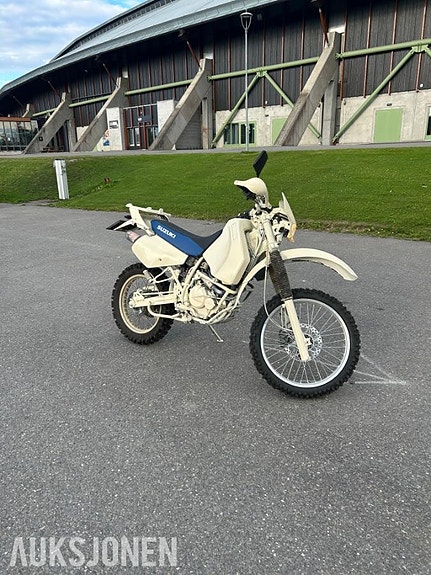 Suzuki DR 350 2 of 5