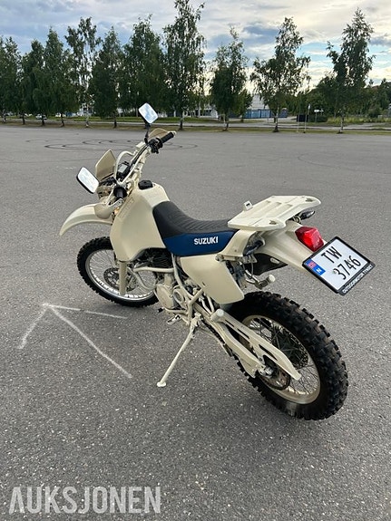 Suzuki DR 350 5 of 5