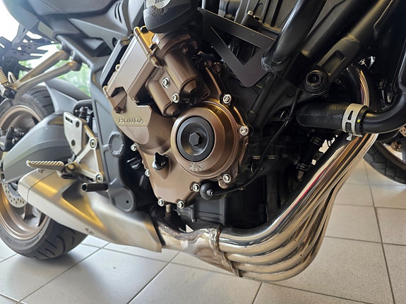 Honda CB650R  E-Clutch 4 of 4