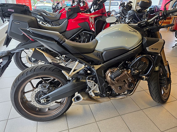 Honda CB650R  E-Clutch 2 of 4