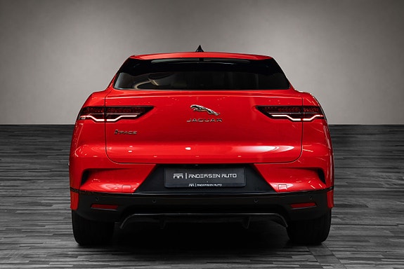 Jaguar I-PACE 4 of 5