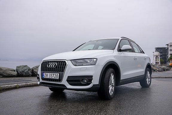 Audi Q3 2 of 20