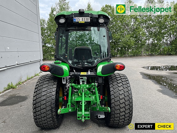 John Deere 4066R 3 of 5