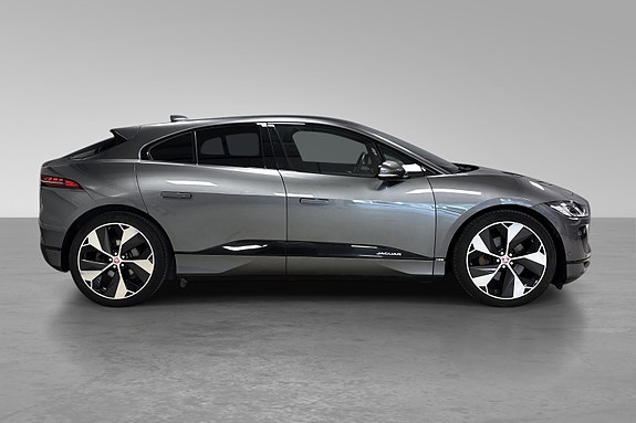 Jaguar I-PACE 3 of 5