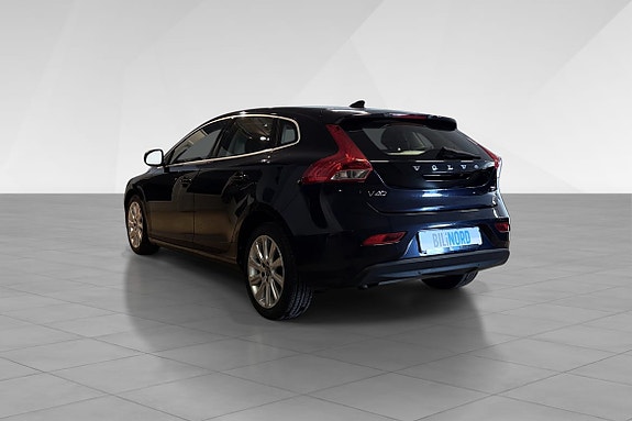 Volvo V40 4 of 5