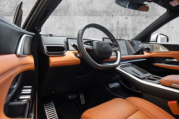 XPeng G9 11 of 30