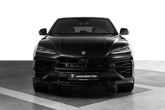 Lamborghini Urus 7 of 30