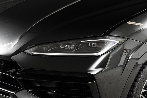 Lamborghini Urus 6 of 30