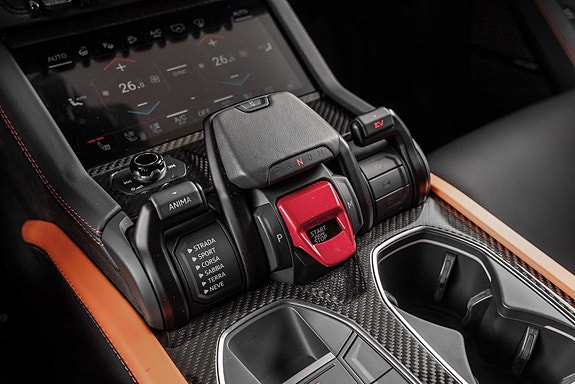 Lamborghini Urus 24 of 30