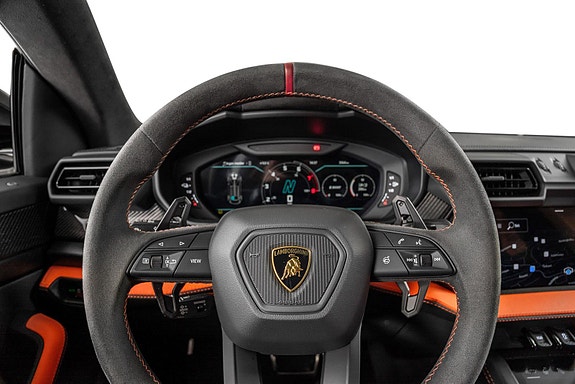Lamborghini Urus 28 of 30