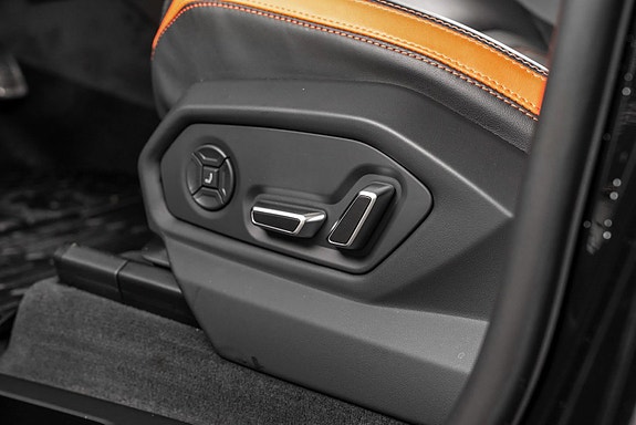 Lamborghini Urus 21 of 30
