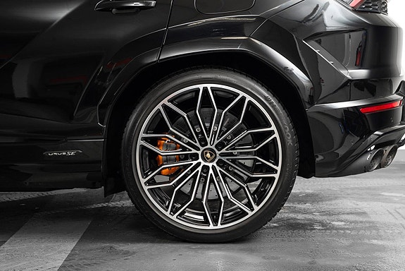 Lamborghini Urus 15 of 30