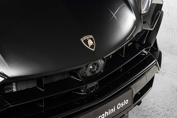 Lamborghini Urus 9 of 30