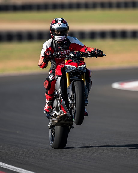Ducati Streetfighter V2 S 3 of 5