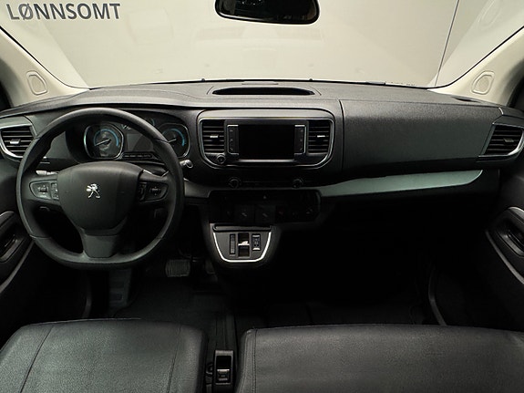 Peugeot e-Traveller 15 of 23
