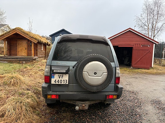 Toyota Land Cruiser