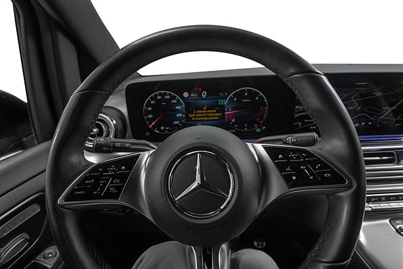 Mercedes-Benz V300 d 17 of 30