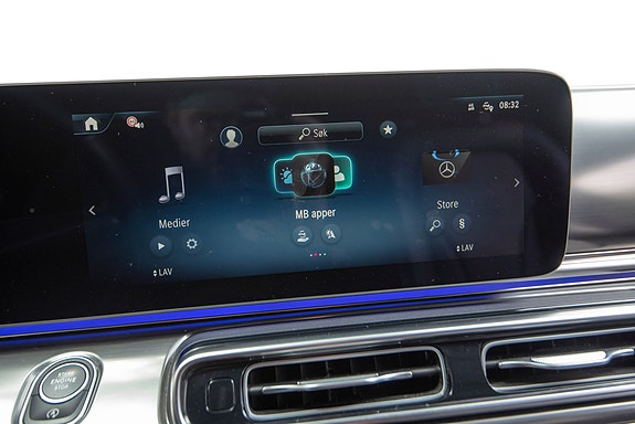 Mercedes-Benz V300 d 27 of 30