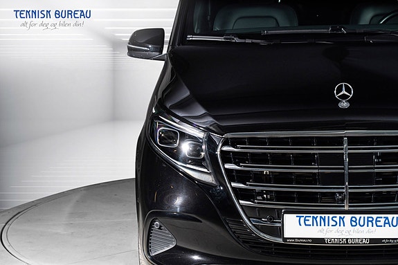 Mercedes-Benz V300 d 3 of 30