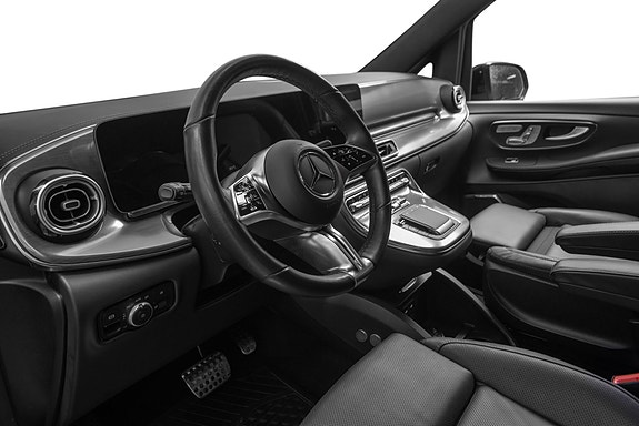 Mercedes-Benz V300 d 11 of 30