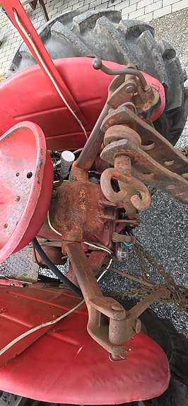 McCormick Farmall D-324 5 of 5